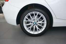 2015款宝马120i领先型