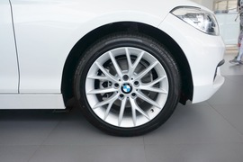 2015款宝马120i领先型