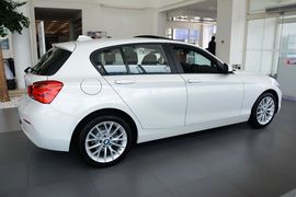 2015款宝马120i领先型