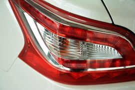 2013款日产天籁2.0L
