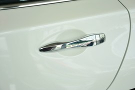 2013款日产天籁2.0L