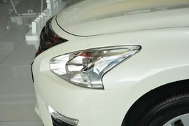 2013款日产天籁2.0L
