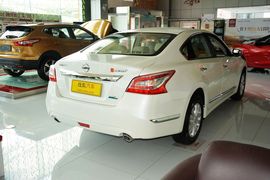 2013款日产天籁2.0L