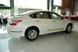 2013款日产天籁2.0L