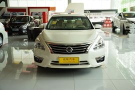 2013款日产天籁2.0L
