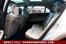 奔驰E级长轴版试驾实拍