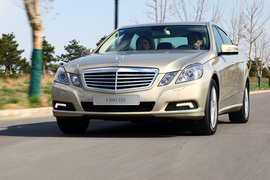 2010款奔驰E级长轴版试驾实拍