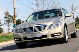 2010款奔驰E级长轴版试驾实拍