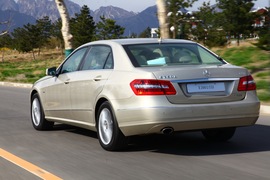 2010款奔驰E级长轴版试驾实拍