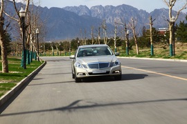 2010款奔驰E级长轴版试驾实拍