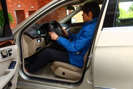 2010款奔驰E级长轴版试驾实拍