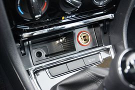 2016款大众宝来1.6L手动舒适型