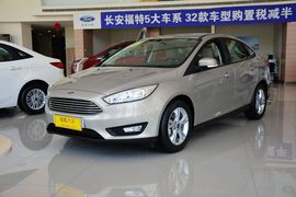 2015款福特福克斯三厢1.6L自动舒适型
