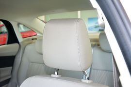 2015款福特福克斯三厢1.6L自动舒适型