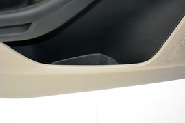 2015款福特福克斯三厢1.6L自动舒适型
