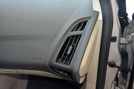 2015款福特福克斯三厢1.6L自动舒适型