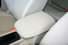 2015款福特福克斯三厢1.6L自动舒适型