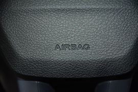 2015款福特福克斯三厢1.6L自动舒适型