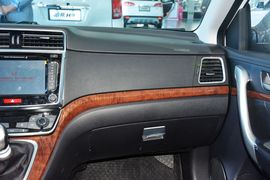 2015款哈弗H6运动版1.5T手动两驱精英型