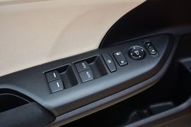 2016款本田思域220TURBO自动豪华版