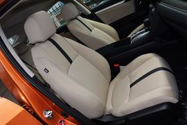 2016款本田思域220TURBO自动豪华版