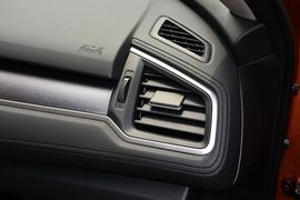 2016款本田思域220TURBO自动豪华版