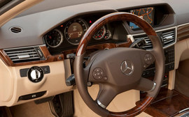 2010款奔驰E550海外试驾实拍
