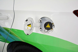 2016款长安逸动电动车豪华型