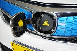 2016款长安逸动电动车豪华型