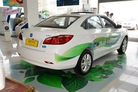 2016款长安逸动电动车豪华型