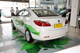 2016款长安逸动电动车豪华型