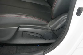 2016款长安逸动电动车豪华型