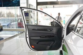 2016款长安逸动电动车豪华型