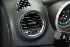 2016款长安逸动电动车豪华型