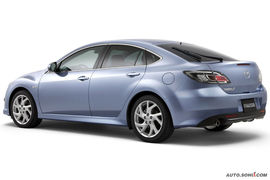 2011款马自达6轿跑车