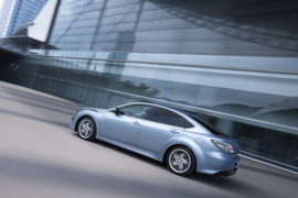 2011款马自达6轿跑车