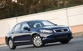 2010款雅阁海外对比测试