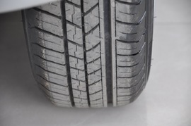 2010款日产玛驰1.5L自动标准型