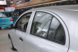 2010款日产玛驰1.5L自动标准型