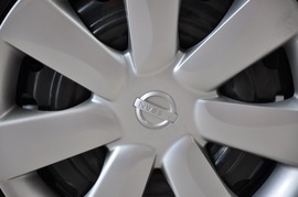 2010款日产玛驰1.5L自动标准型