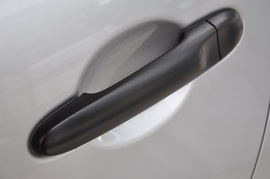 2010款日产玛驰1.5L自动标准型