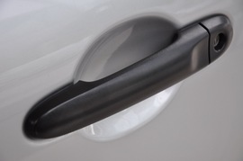 2010款日产玛驰1.5L自动标准型