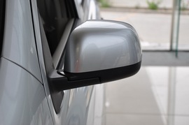 2010款日产玛驰1.5L自动标准型