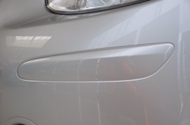 2010款日产玛驰1.5L自动标准型