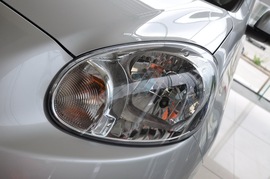 2010款日产玛驰1.5L自动标准型