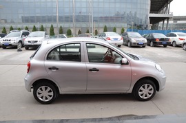 2010款日产玛驰1.5L自动标准型