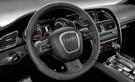 2011款奥迪RS5海外试驾实拍