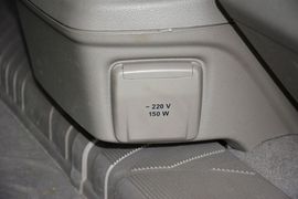 2016款福特途睿欧2.0T手动精睿版