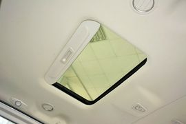 2016款福特途睿欧2.0T手动精睿版