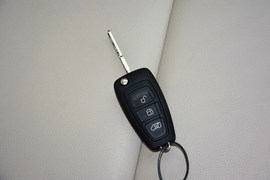 2016款福特途睿欧2.0T手动精睿版